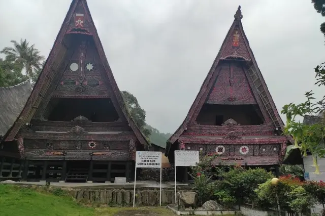 Istana Sisingamangaraja di Humbang Hasundutan