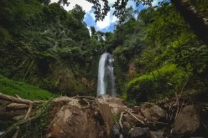 Air Terjun Lembah Pelangi, Merasakan Sensasi Alam dengan Tiga Air Terjun di Tanggamus