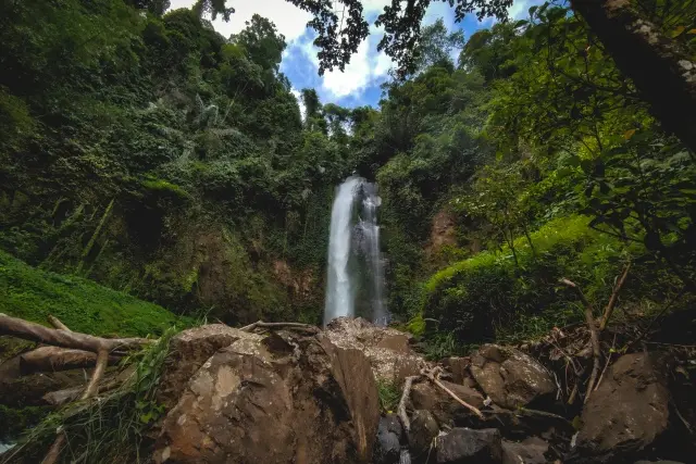 Air Terjun Lembah Pelangi, Merasakan Sensasi Alam dengan Tiga Air Terjun di Tanggamus