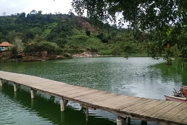Alamat Danau Hijau Ulu Belu