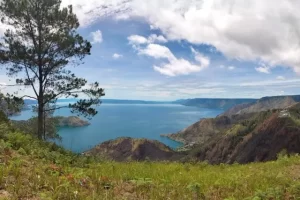 Bukit Gajah Bobok, Menikmati Panorama Danau Toba dari Ketinggian di Karo
