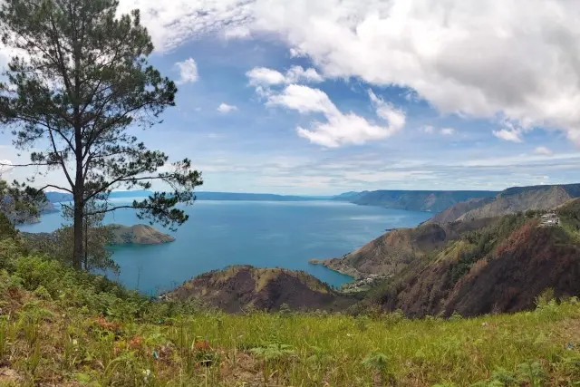 Bukit Gajah Bobok, Menikmati Panorama Danau Toba dari Ketinggian di Karo