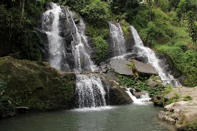Daya Tarik Air Terjun Bah Biak