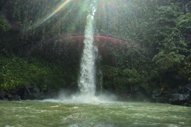 Daya Tarik Air Terjun Way Lalaan