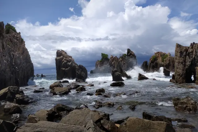 Daya Tarik Pantai Gigi Hiu