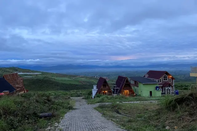 Daya Tarik Puncak 2000 Siosar