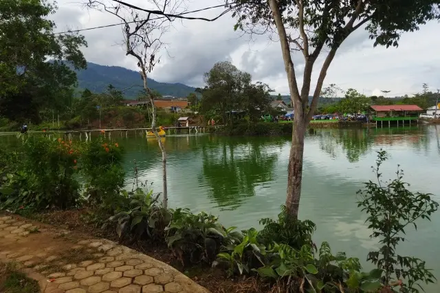 Fasilitas Danau Hijau Ulu Belu