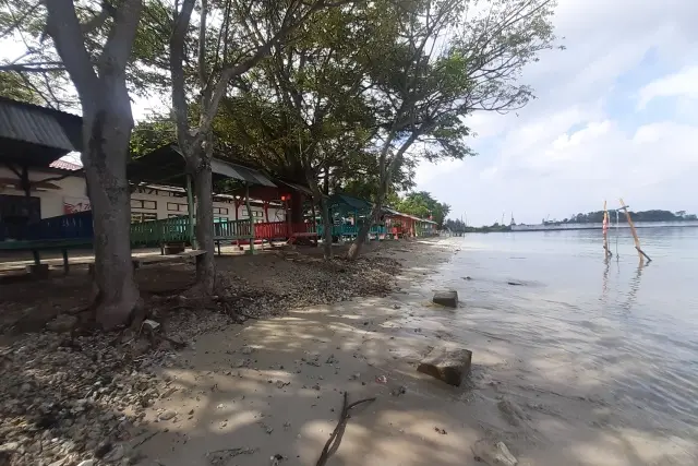 Fasilitas Pantai Tiska Lampung