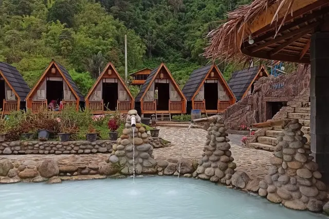 Fasilitas Pemandian Air Panas Pariban