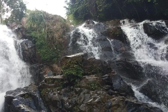 Aktivitas Menarik di Air Terjun Pagasan