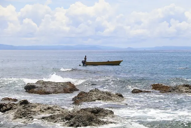 Aktivitas Pulau Hinako Nias
