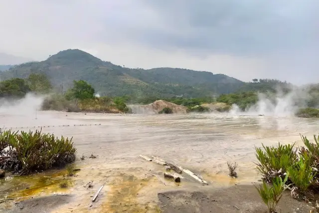 Alamat di Kawah Nirwana Suoh Lampung