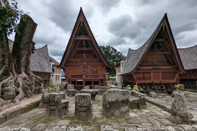 Daya Tarik Batu Kursi Raja Siallagan