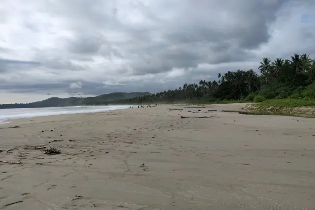 Daya Tarik Pantai Moale