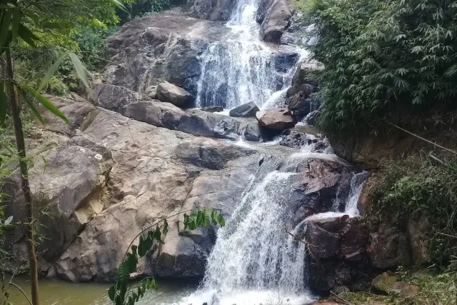 Daya Tarik di Air Terjun Pagasan