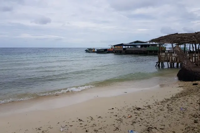Fasilitas Pantai Teluk Bengkuang