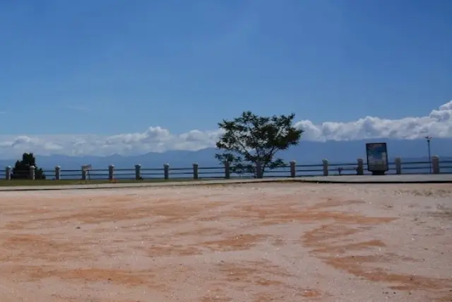 Fasilitas Puncak Huta Ginjang