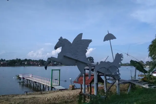 Fasilitas Danau Sipin