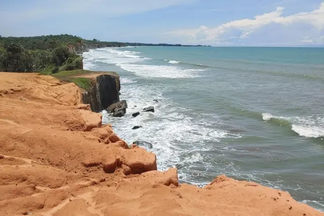 Fasilitas Wisata Pantai Sekunyit