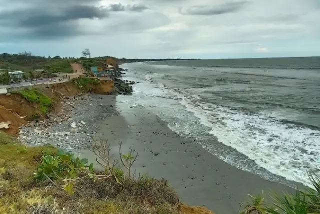Kegiatan Menarik Pantai Sekunyit