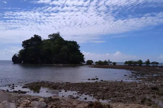 Pantai Siruso