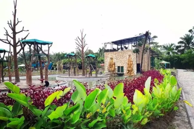 Daya Tarik Rahmat Zoo and Park