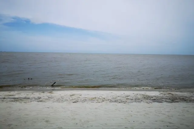 Fasilitas Pantai Cemara Kembar