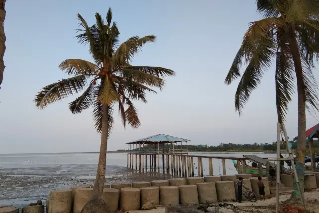 Fasilitas Pantai Sejarah Batubara