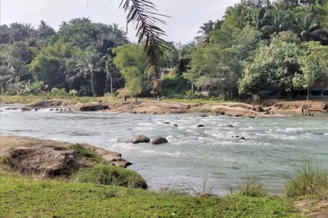 Kegiatan Menarik Pemandian Batu Nongol