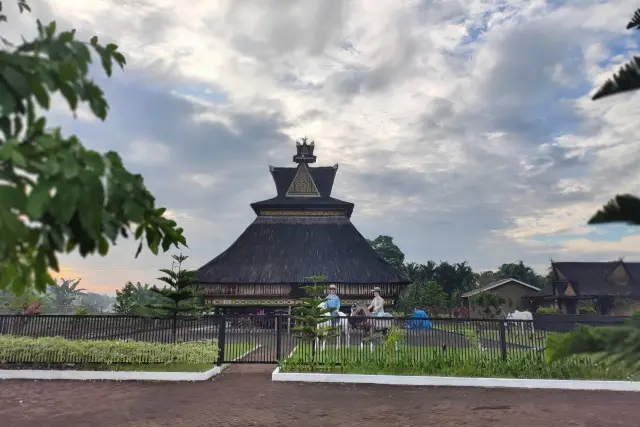 Alamat Rumah Adat Karo Garista