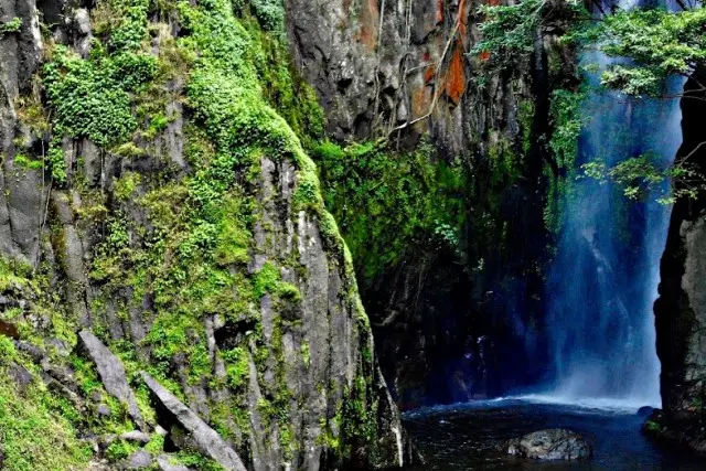 Fasilitas Air Terjun Naisogop