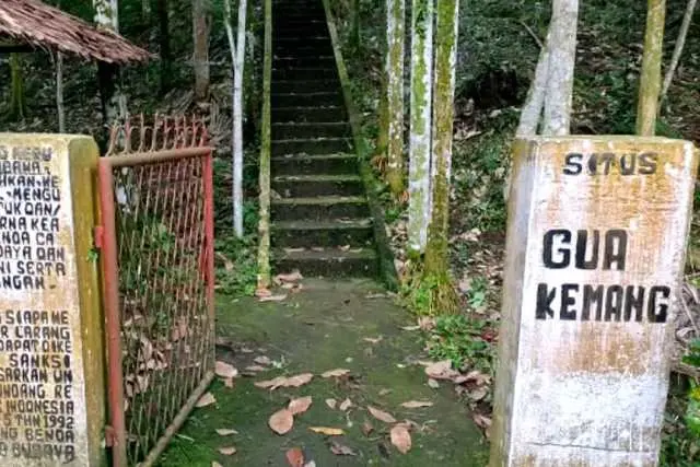 Alamat Gua Kemang