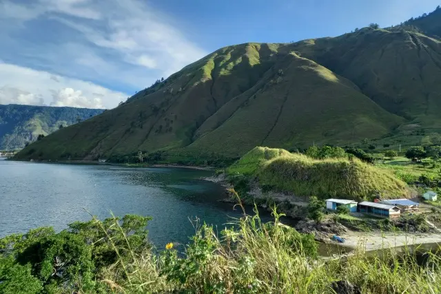 Bukit Paropo Silalahi