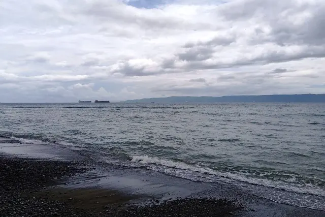 Daya Tarik Pantai Terbaya