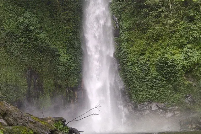 Fasilitas Air Terjun Pande Namura