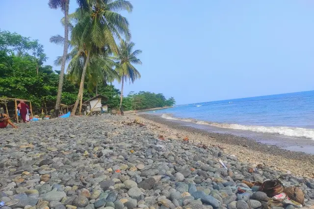 Fasilitas Pantai Terbaya