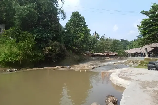 Fasilitas Pemandian Alam Sibiru-biru