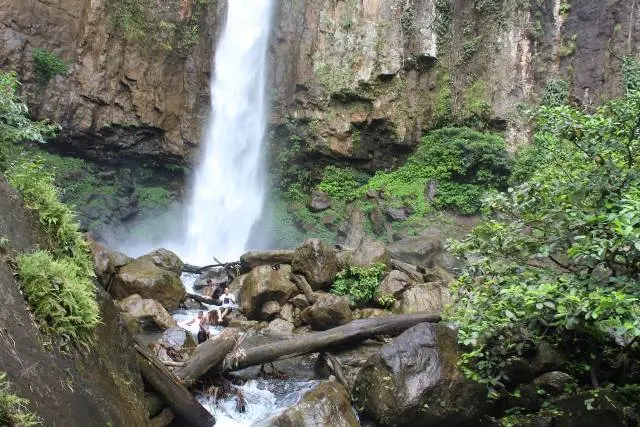 Kegiatan Air Terjun Saringgana