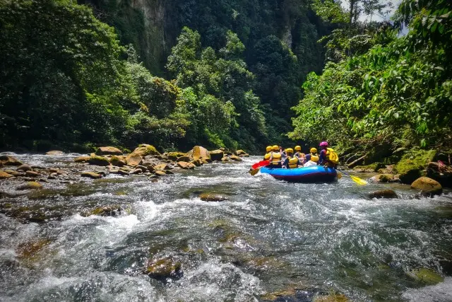 Kegiatan Seru Rafting Sei Bah Bolon