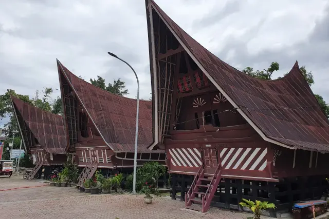 Kekayaan Budaya dan Seni Desa Tomok