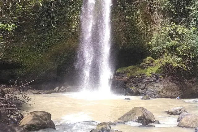 Daya Tarik Air Terjun Sampuran Widuri