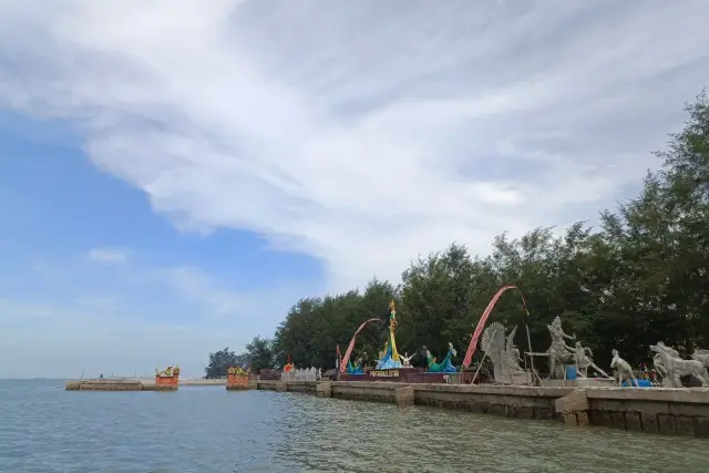 Daya Tarik Pantai Bali Lestari