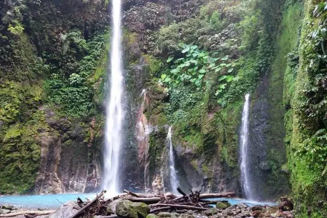 Air Terjun Dua Warna