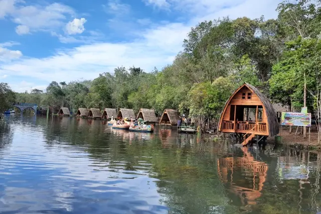 Alamat Wisata Danau Shuji