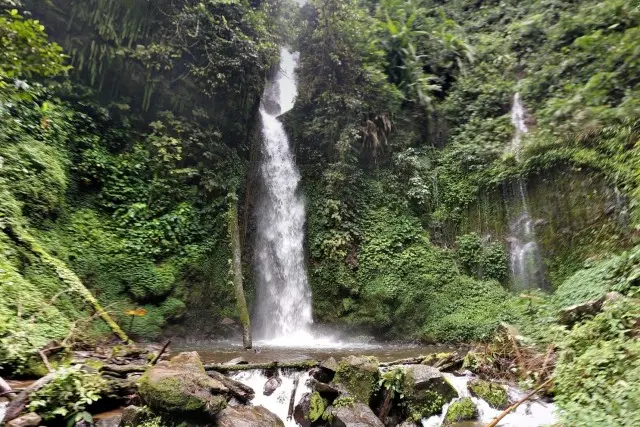 Daya Tarik Air Terjun Batu Lapis