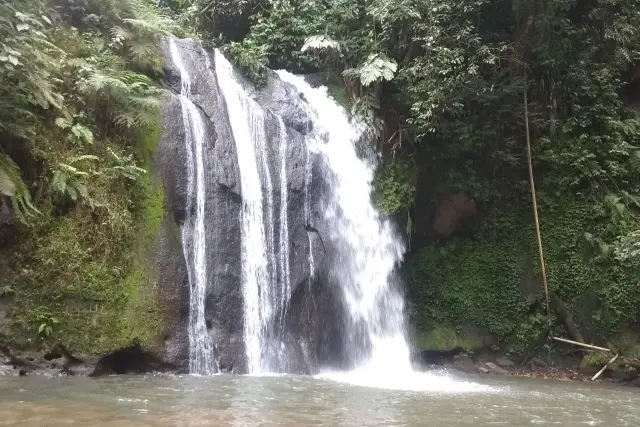 Daya Tarik Air Terjun Sanghe