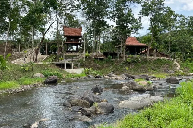 Daya Tarik Amandadi Riverside