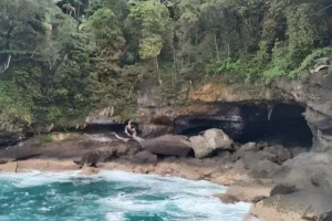 Daya Tarik Pantai Titi Kuya