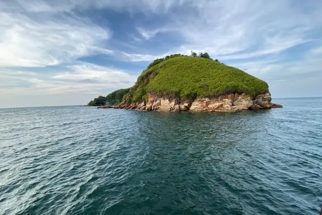 Daya Tarik Pulau Salah Nama