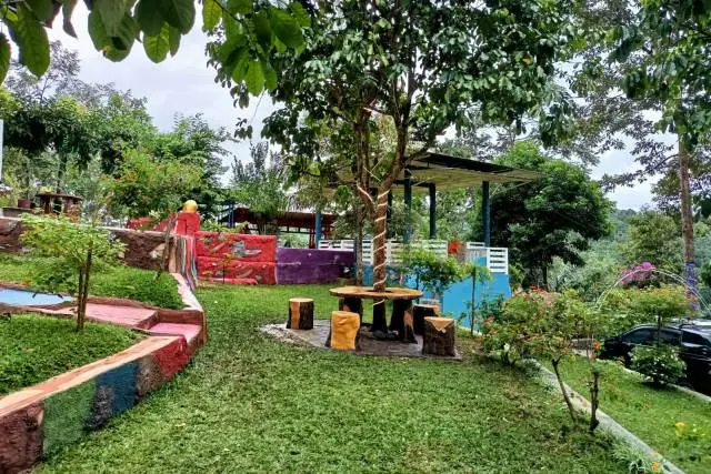 Daya Tarik Puncak Nirwana Lampung